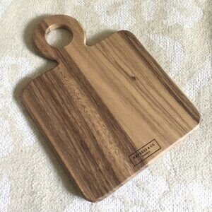 NWOT Acacia Wood Charcuterie Board - Large Serving Platter Cheese Tray